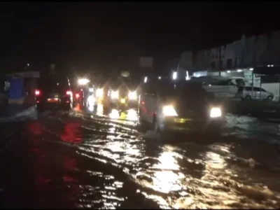 Jalinbar Sumatera Terendam Banjir, Arus Lalin Tersendat