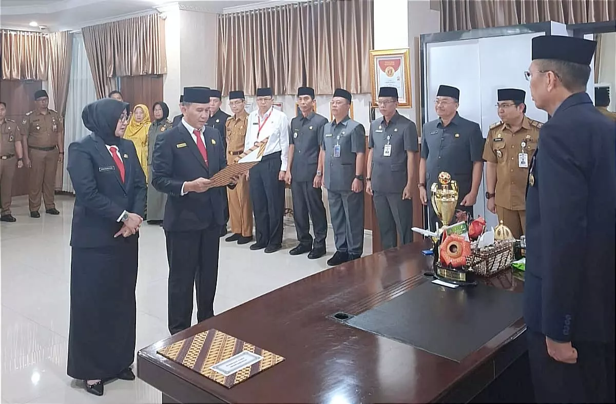 Sekda Bengkulu Lantik Pejabat Baru di Dukcapil dan Disdikbud