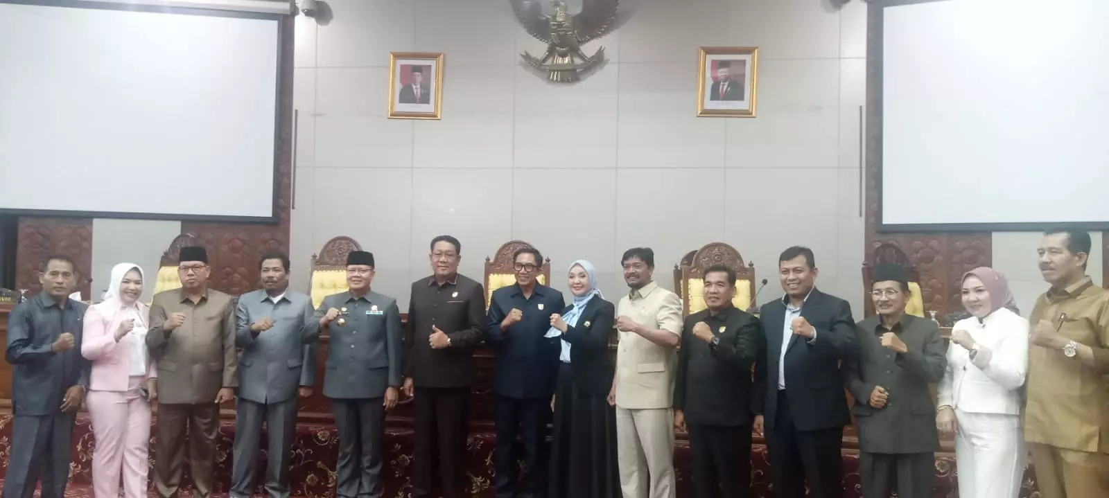 DPRD Provinsi Gelar Paripurna Tentang Penandatanganan Kebijakan Umum Anggaran