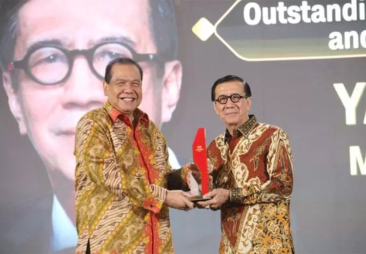 Menteri Hukum dan HAM, Yasonna Laoly Raih 'Outstanding Dedication to Law Enforcement