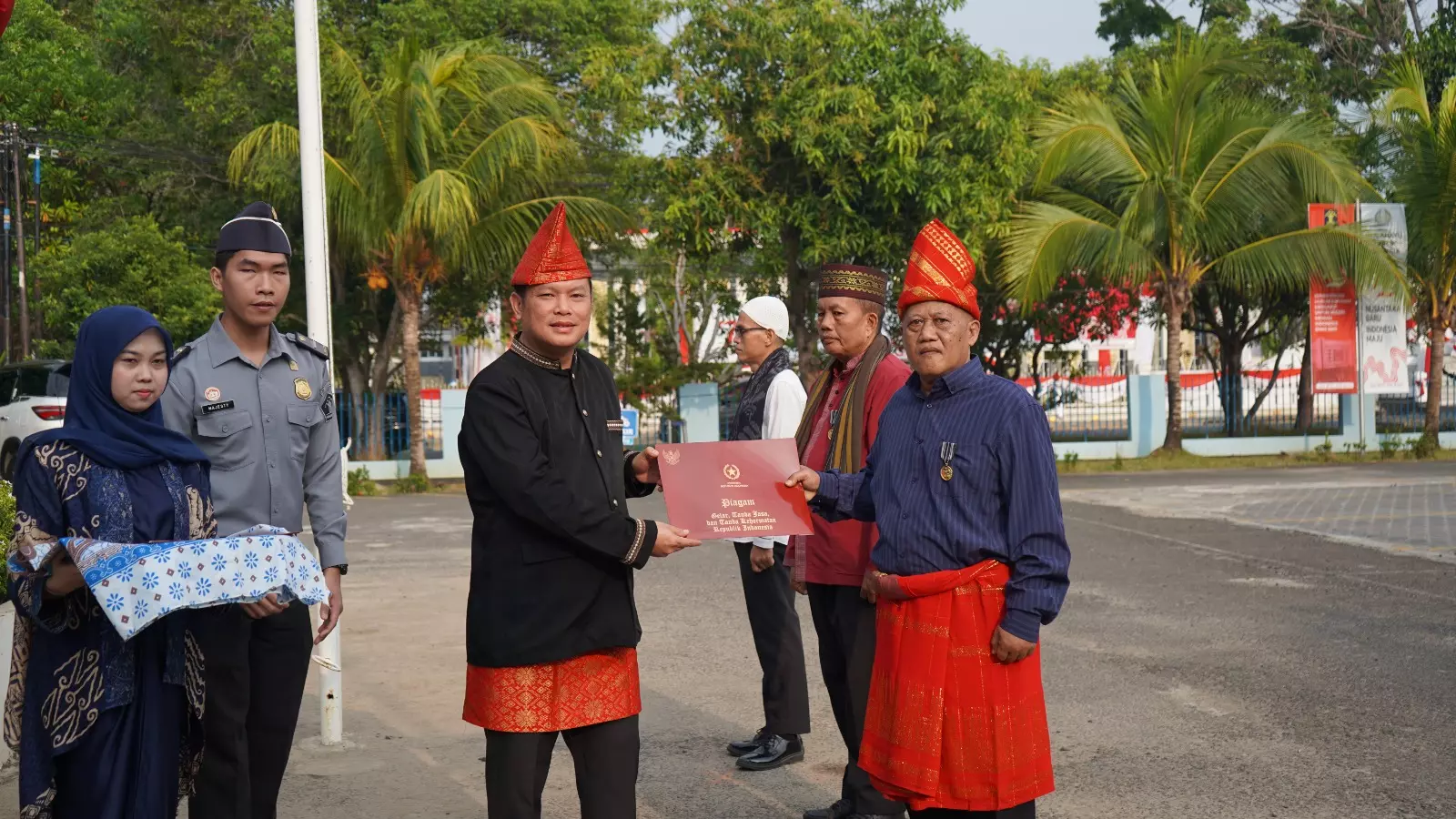 Kantor Imigrasi Kelas I TPI Bengkulu Gelar Upacara HUT RI ke 79