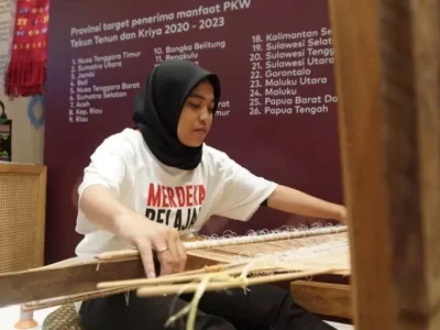 Siswi SMK Dalam Pameran Kerajinan Nusantara (Kriyanusa) 2024