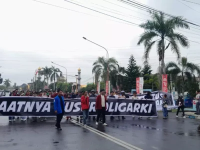 Puluhan Mahasiswa Gelar Demo di Kantor Gubernur Bengkulu