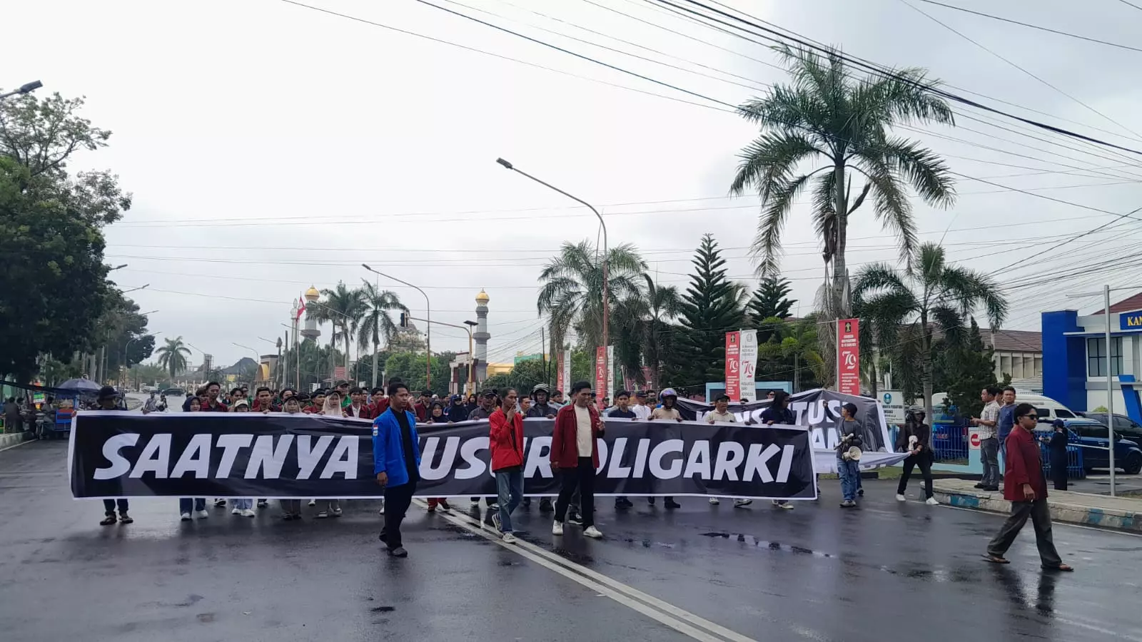 Puluhan Mahasiswa Gelar Demo di Kantor Gubernur Bengkulu