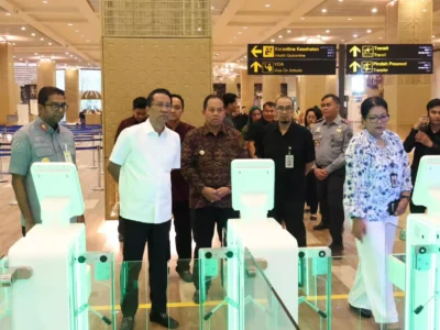 Menkumham Supratman Tinjau Layanan Imigrasi di Bandara Ngurah Rai Bali