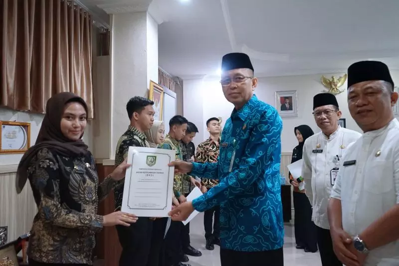 Audiensi Purna Praja Lulusan Institut Pemerintahan Dalam Negeri (IPDN) Angkatan XXXI Provinsi Bengkulu di ruang kerja Sekretaris Daerah lantai II Kantor Gubernur Bengkulu, Jumat (6/9/2024).