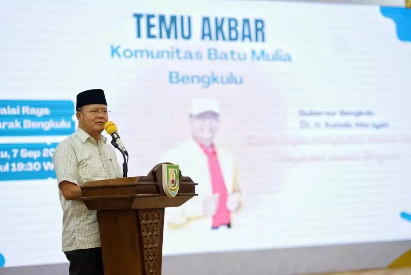 Gubernur Bengkulu, Rohidin Mersyah saat bertemu Komunitas Batu Mulia