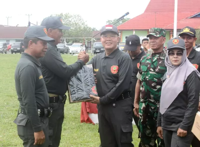 Apel Siaga Satuan Pelindung Masyarakat (Satlinmas) di Kantor Camat Ipuh, Kabupaten Mukomuko, pada Selasa (17/9).