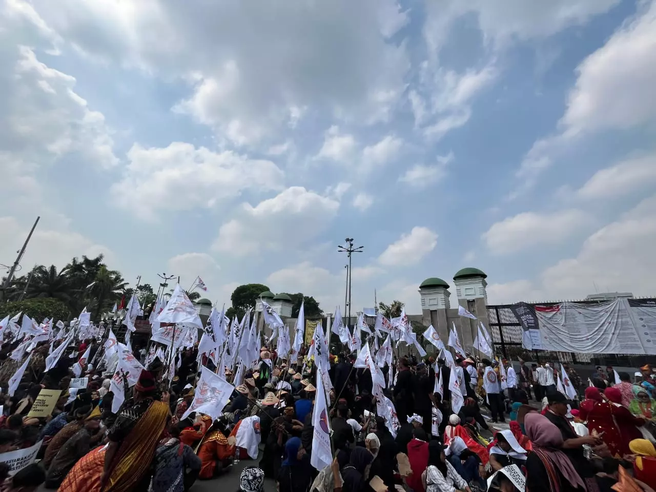 Ratusan Warga Bengkulu Gelar Aksi Desak Pemerintah Sahkan RUU Masyarakat Adat