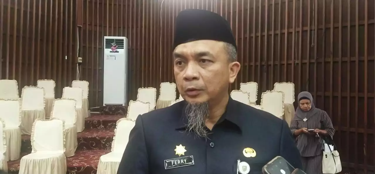 Kepala Biro Pemerintahan dan Kemasyarakatan (Pemkesra) Setda Provinsi Bengkulu, Ferry Ernez Parera