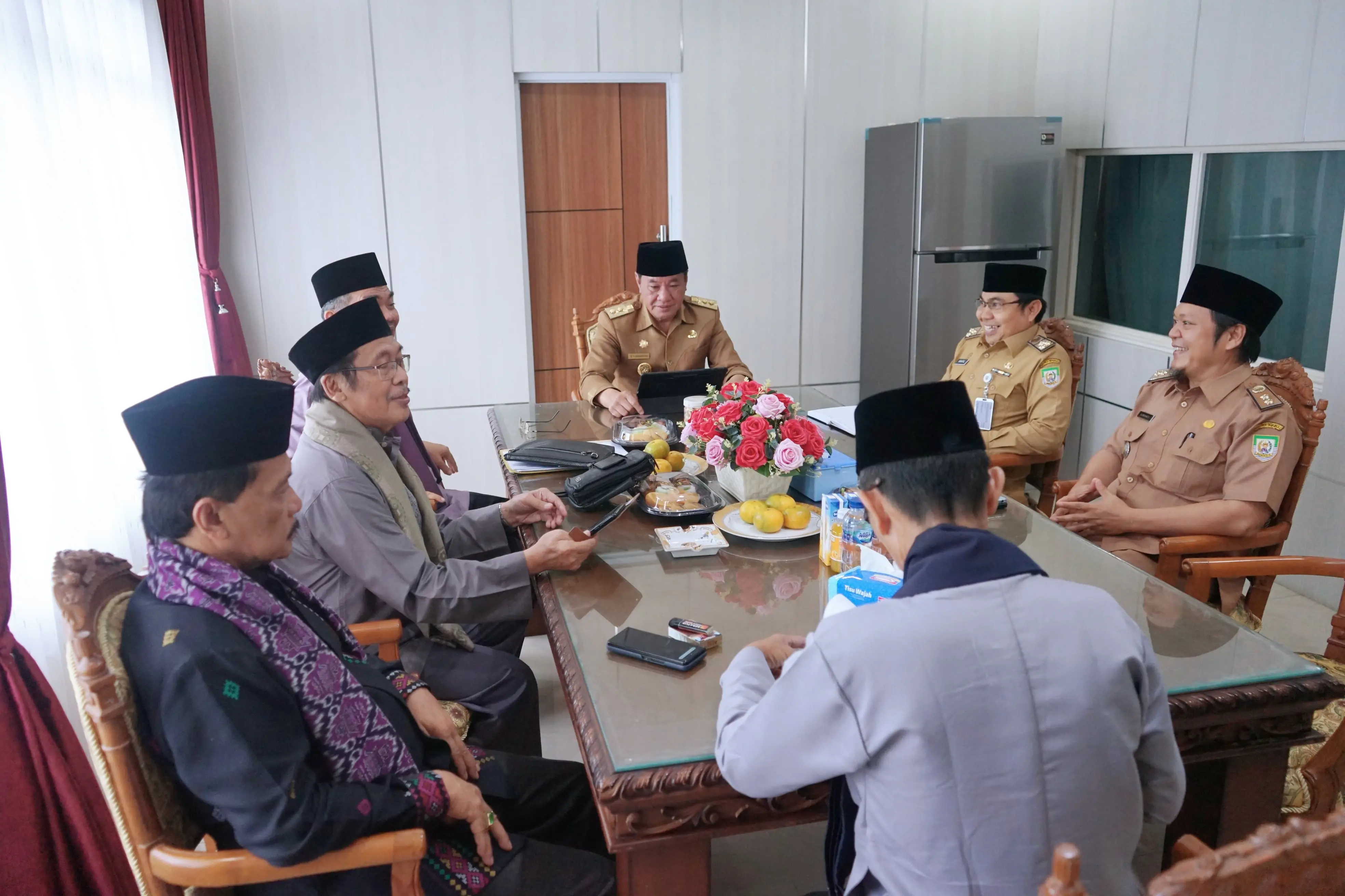 Plt Gubernur Rosjonsyah Bahas Pemberian Gelar Putra Daerah Berprestasi Bersama BMA