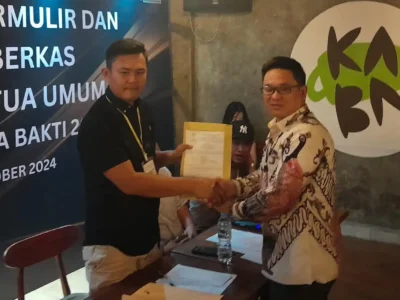 Yosia Yodan Kembalikan Formulir Pendaftaran Caketum Pengusaha Muda Indonesia