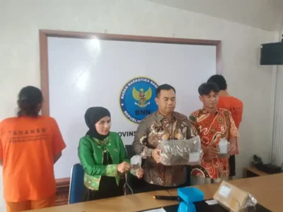 Dua Mahasiswa Ditangkap Beli Ganja