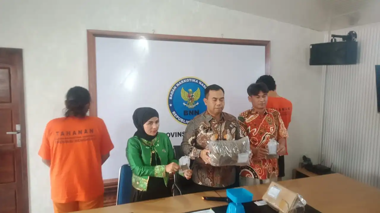 Dua Mahasiswa Ditangkap Beli Ganja