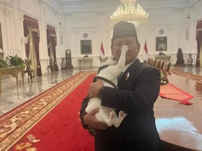 Presiden Upload Foto Digigit Bobby, Banjir Komentar Lucu