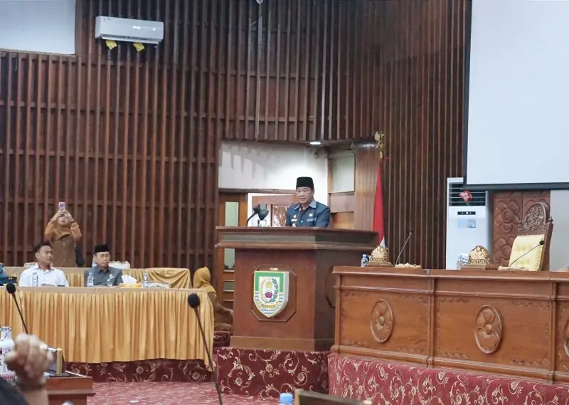 Plt Gubernur Rosjonsyah Sampaikan Nota Keuangan Rancangan APBD Provinsi Bengkulu 2025